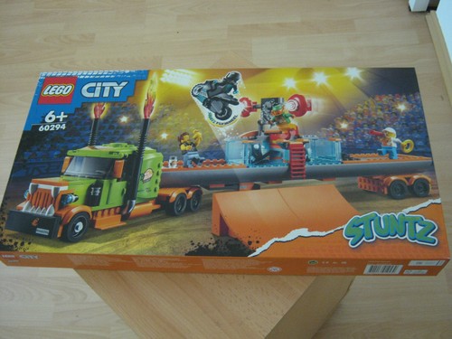 Lego stuntshow truck - lego, stuntshow-truck